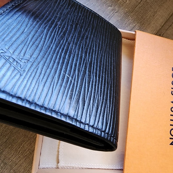 Louis Vuitton Cardholder - Picture 9 of 13